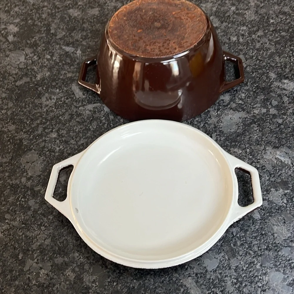 Copco Set of Two 6L Yellow and 2L Brown Cast Iron Pots with Lids